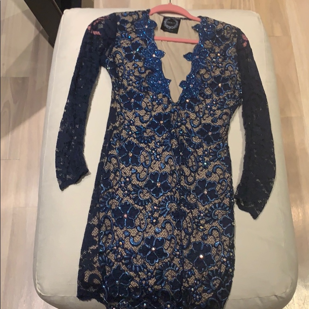 Beautiful holt dress perfect for a party !